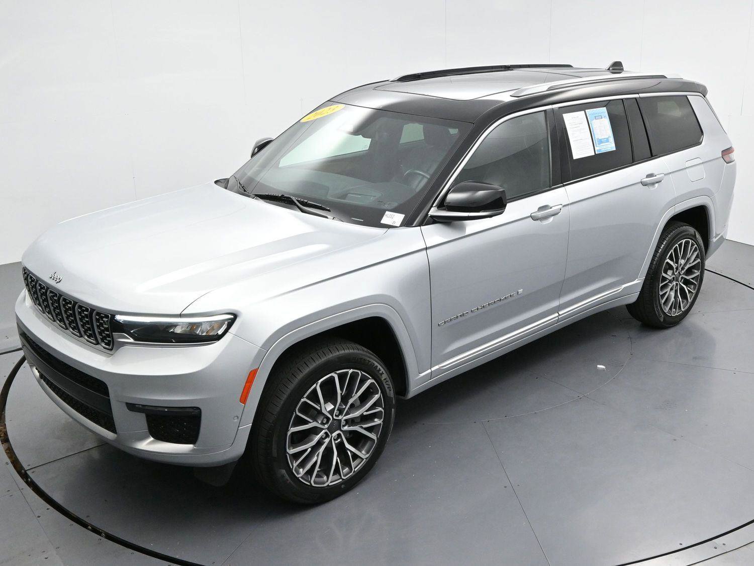 Used 2023 Jeep Grand Cherokee L Summit image 41