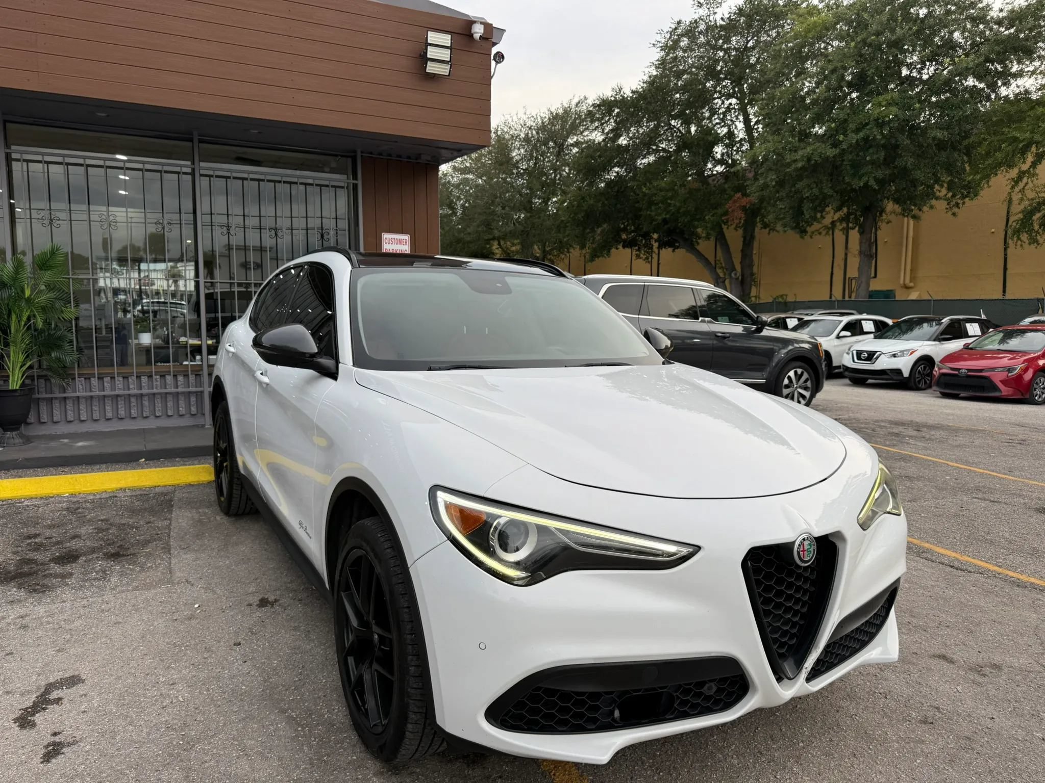 Used 2019 Alfa Romeo Stelvio w/ Nero Edizione RWD image 3