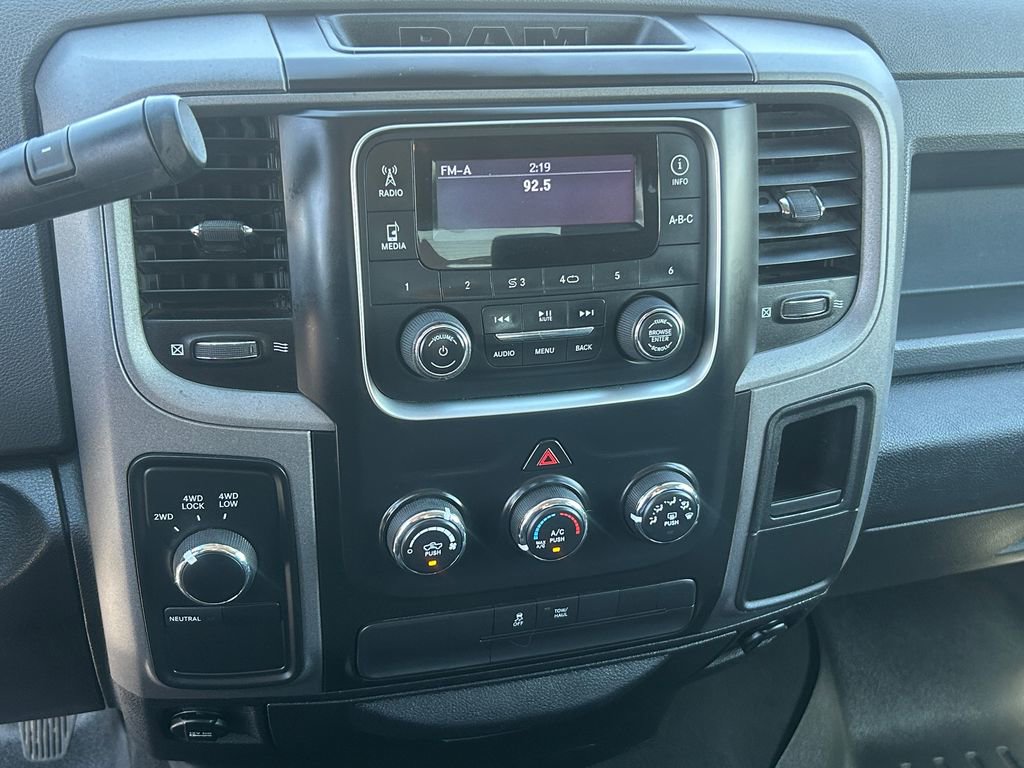 Used 2015 RAM 1500 ST w/ SXT Appearance Group AWD/4WD image 16