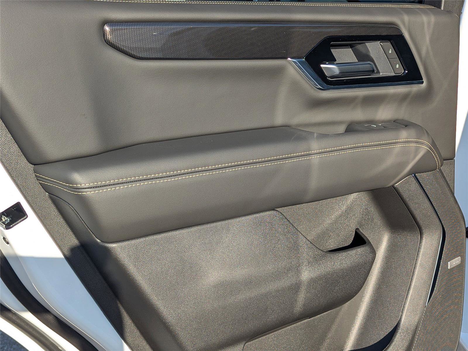 New 2026 GMC Yukon Elevation image 11