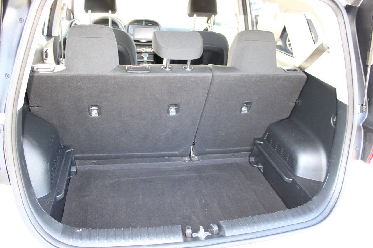Used 2022 Kia Soul LX w/ Technology Package image 25
