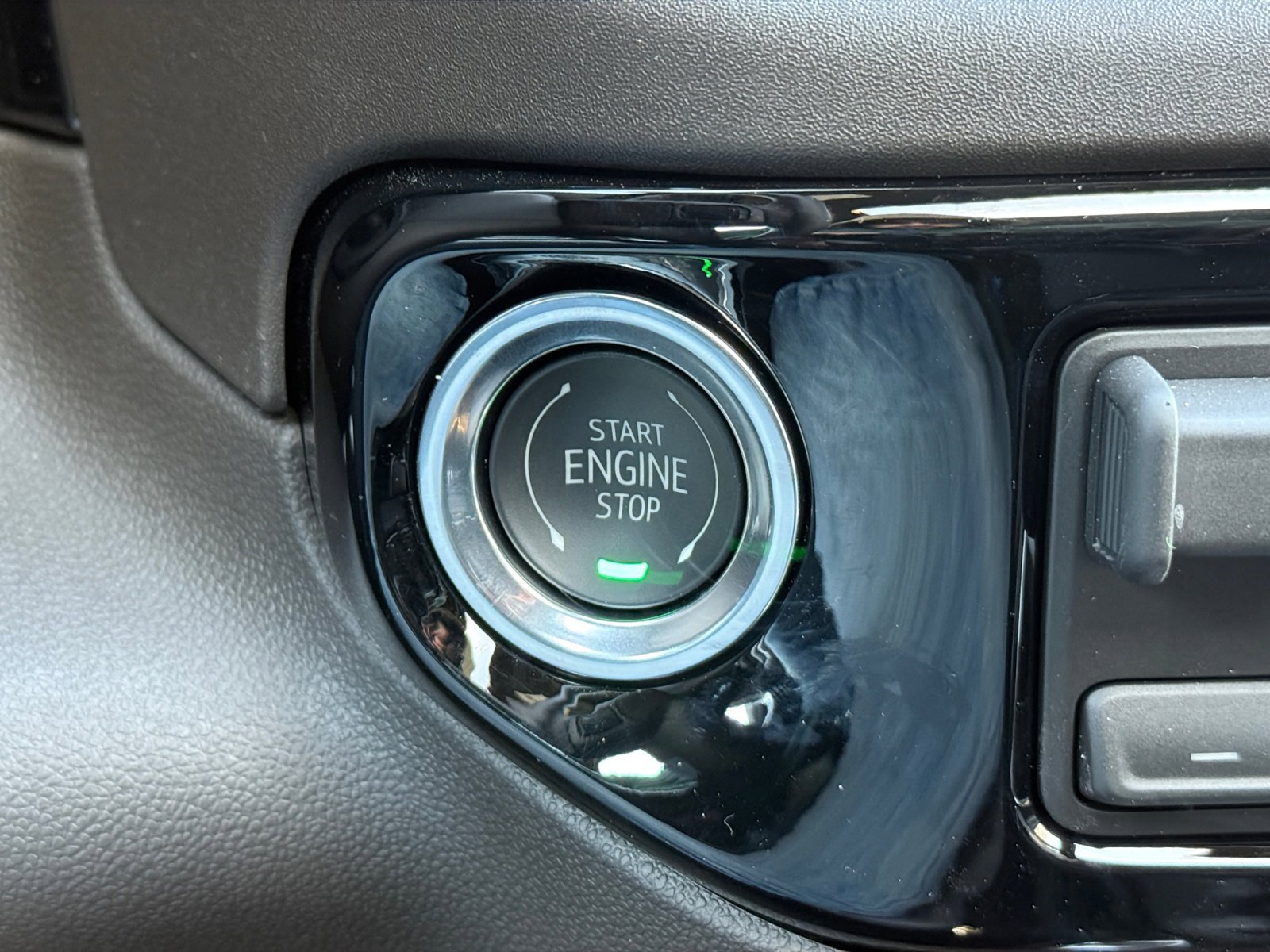 New 2026 GMC Sierra 2500 SLT w/ SLT Premium Package image 23