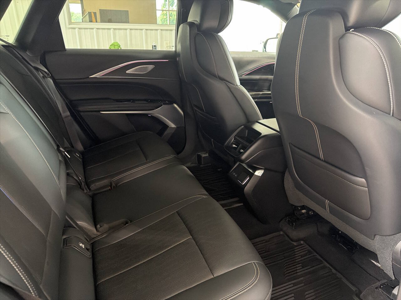 Used 2024 Cadillac Lyriq Luxury AWD/4WD image 25