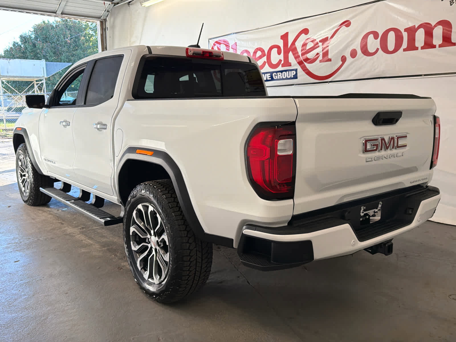 New 2026 GMC Canyon Denali image 8