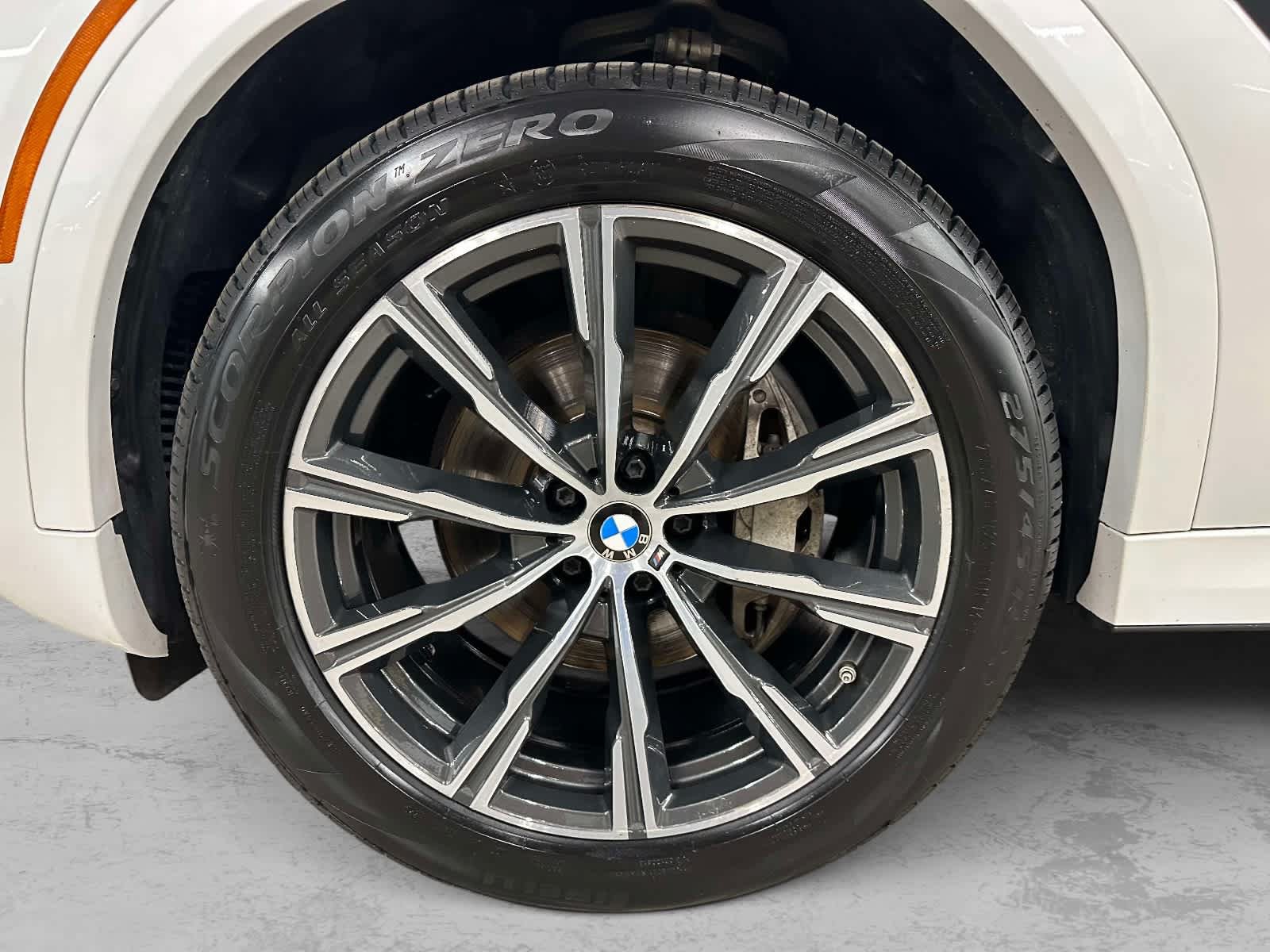 Used 2025 BMW X6 xDrive40i w/ Climate Comfort Package AWD/4WD image 10