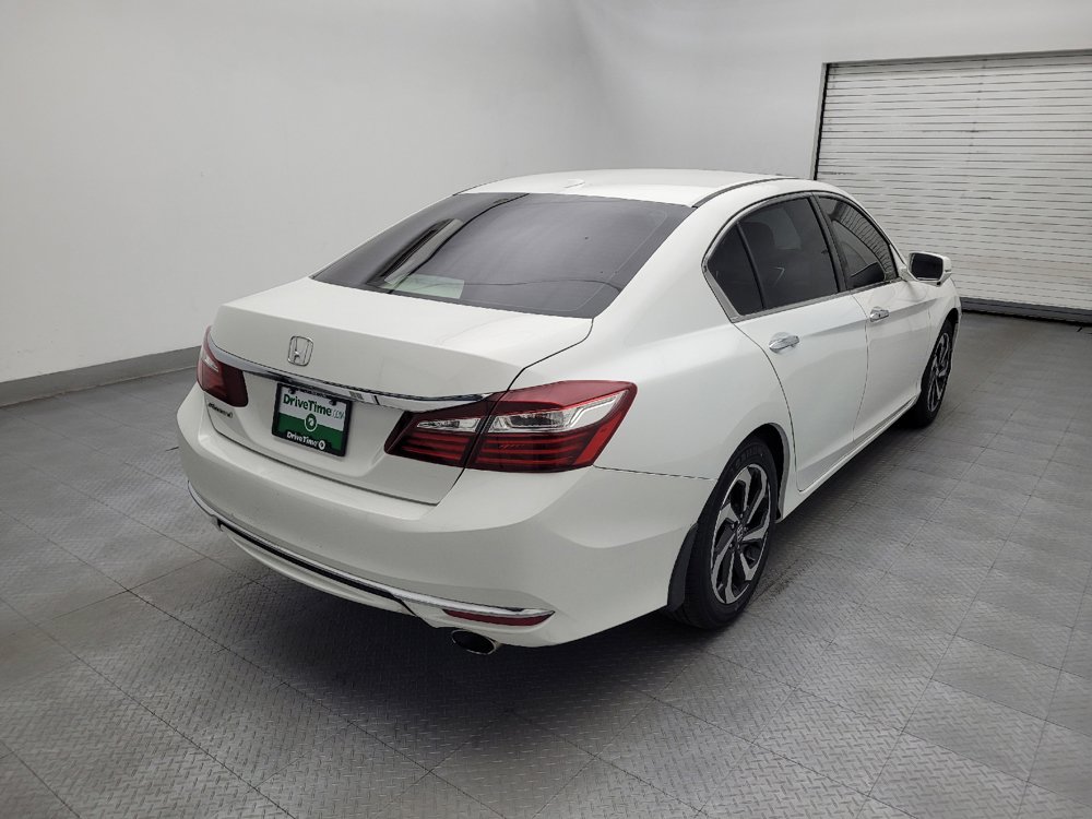 Used 2017 Honda Accord EX image 9
