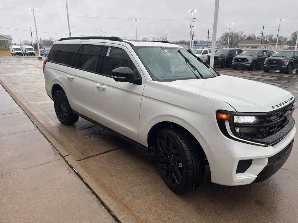 New 2026 Ford Expedition Max Platinum image 3