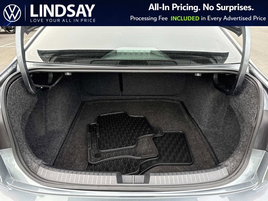 Used 2022 Volkswagen Jetta SE FWD image 12