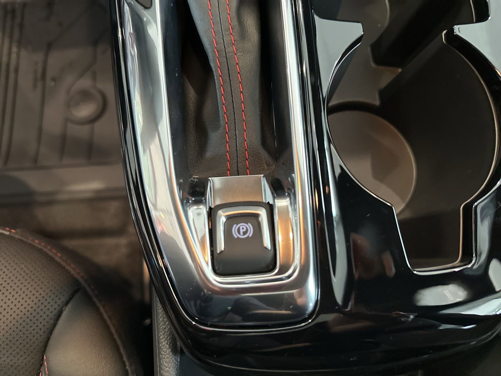 New 2026 Chevrolet Trax RS w/ Sunroof Package image 24