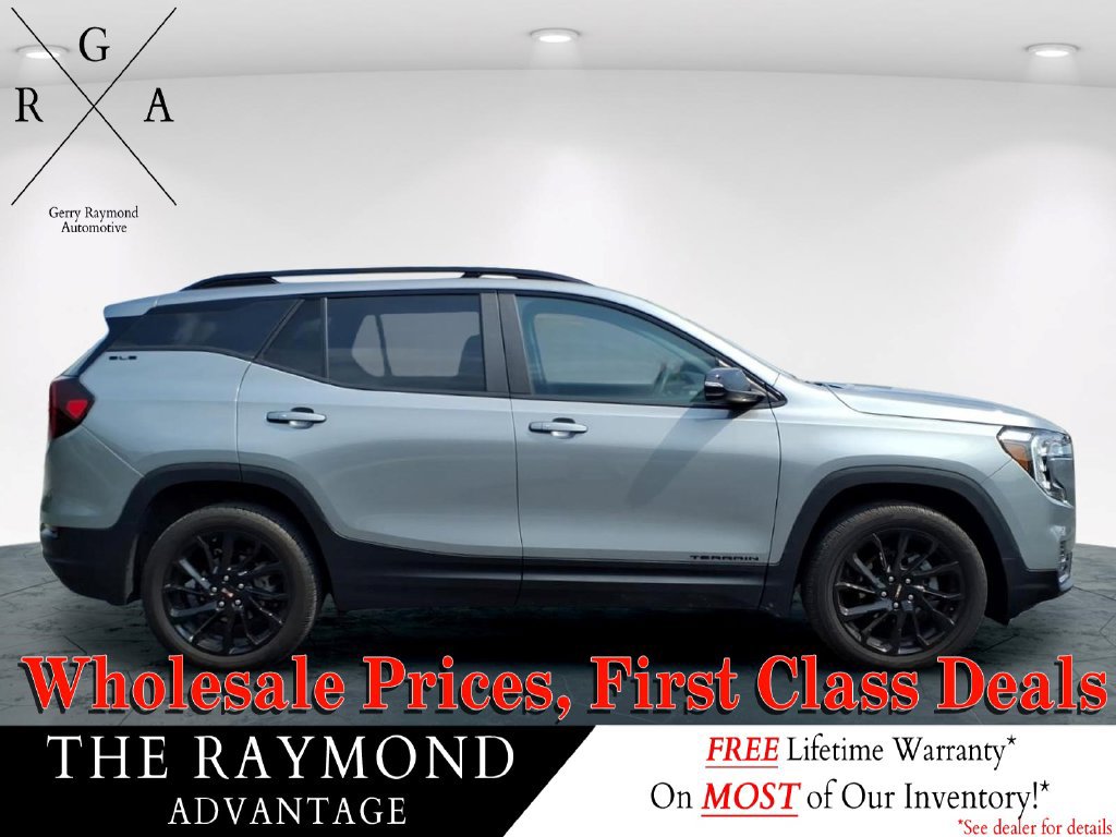 Used 2023 GMC Terrain SLE w/ Elevation Edition AWD/4WD image 4