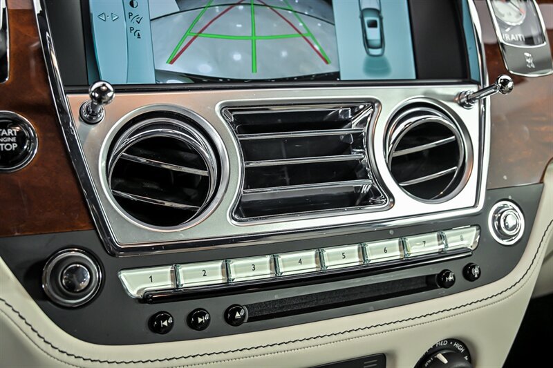 Used 2015 Rolls-Royce Wraith RWD image 32