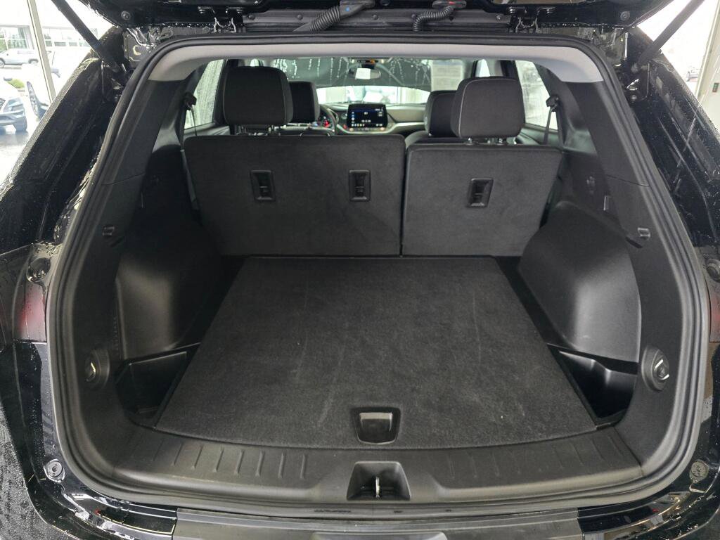 Used 2025 Chevrolet Blazer LT image 16