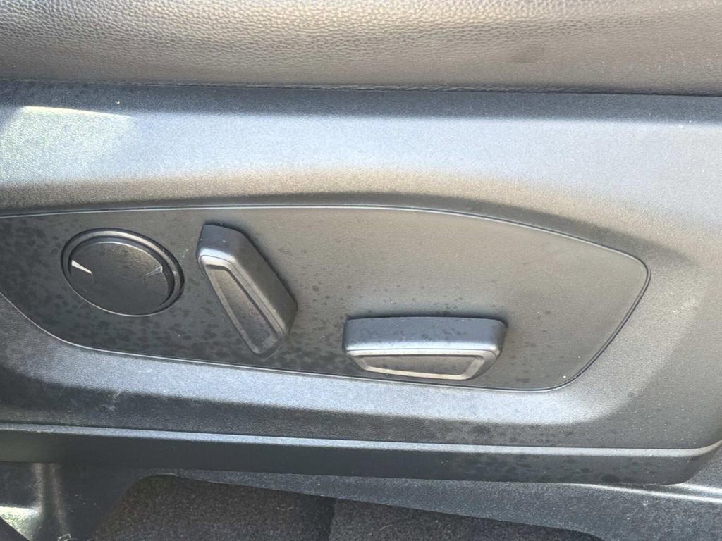 Certified 2022 Ford Explorer ST-Line w/ Class IV Trailer Tow Package image 29