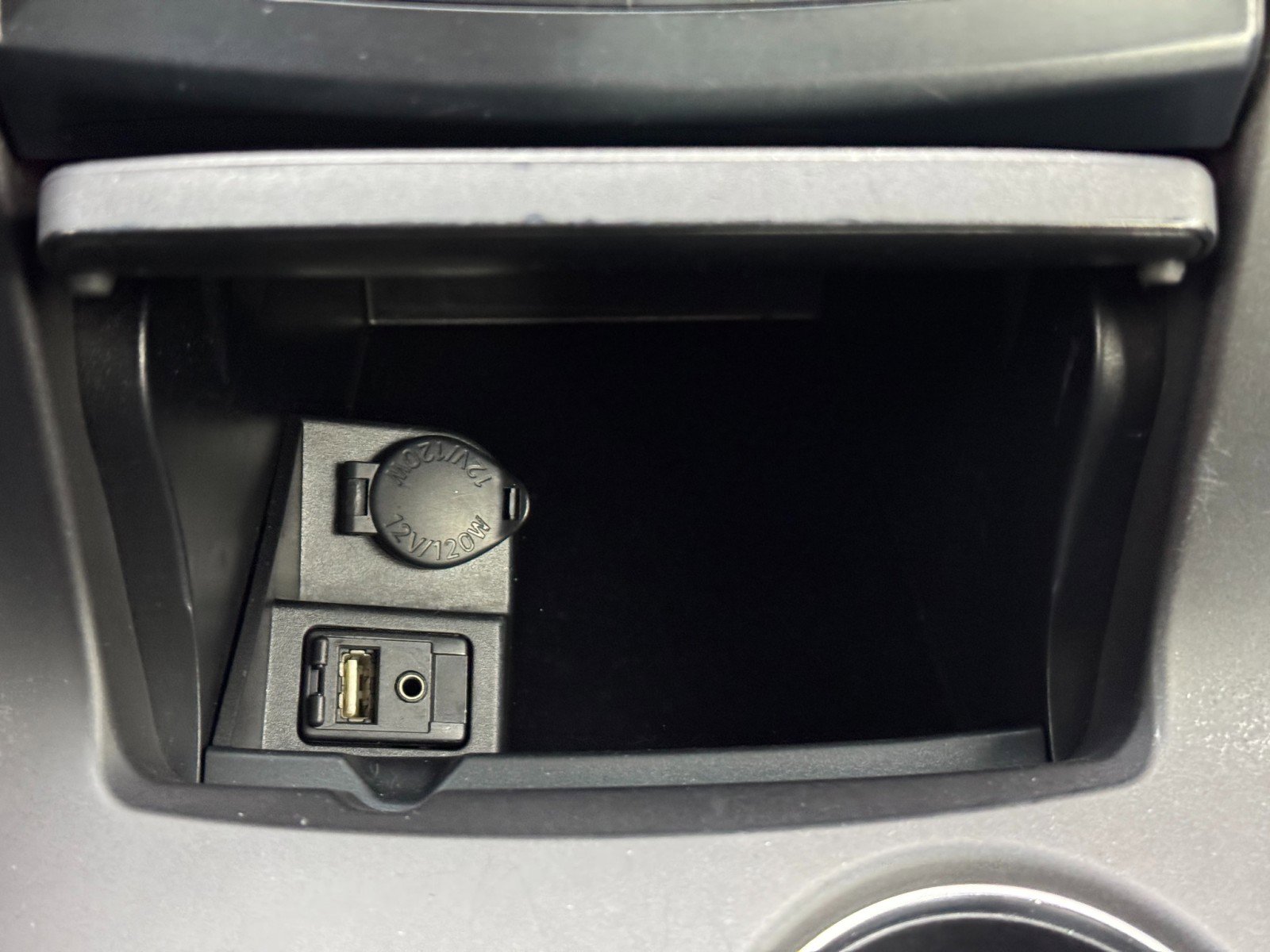 Used 2016 Toyota Camry SE image 24