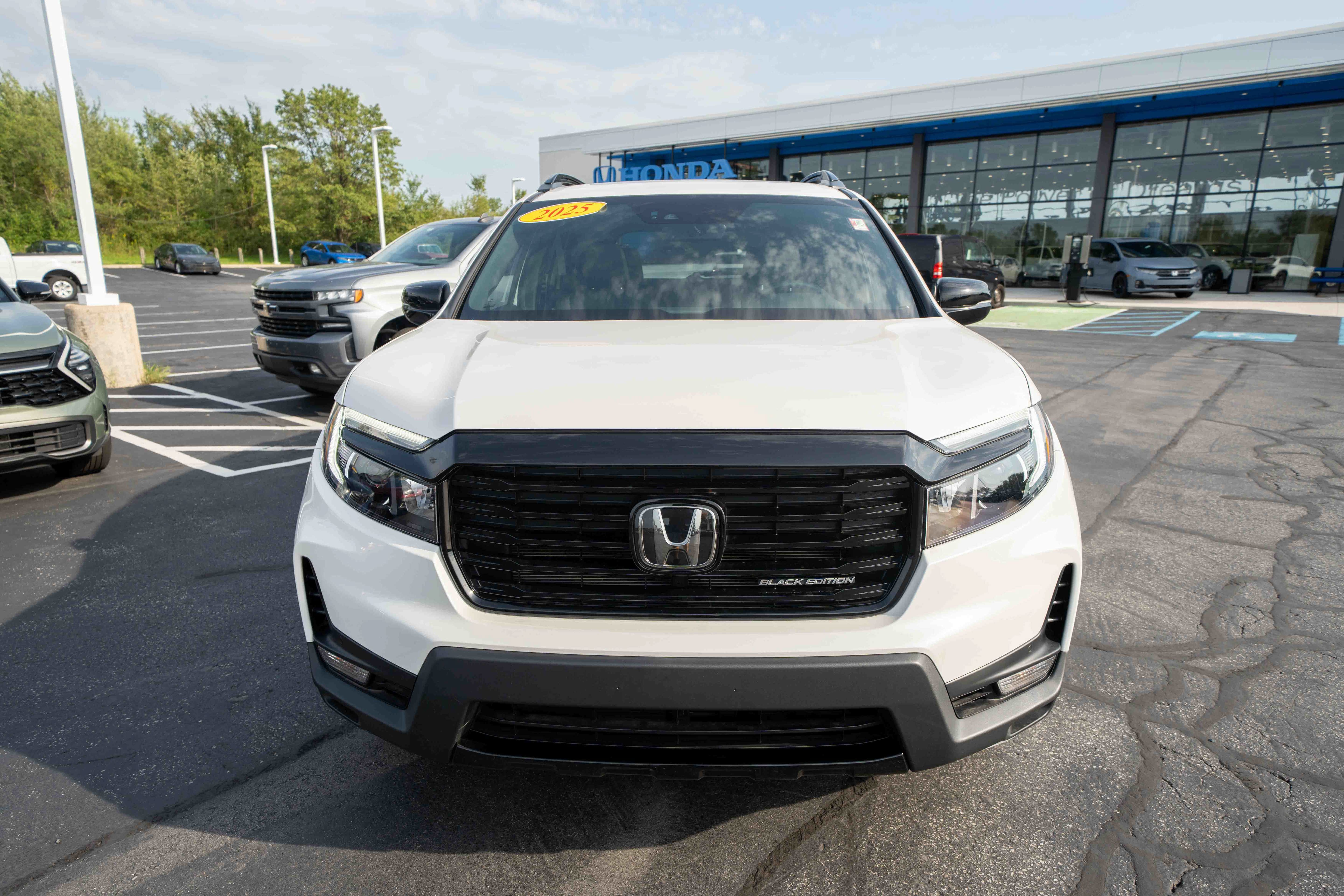 Certified 2025 Honda Passport Black Edition image 2
