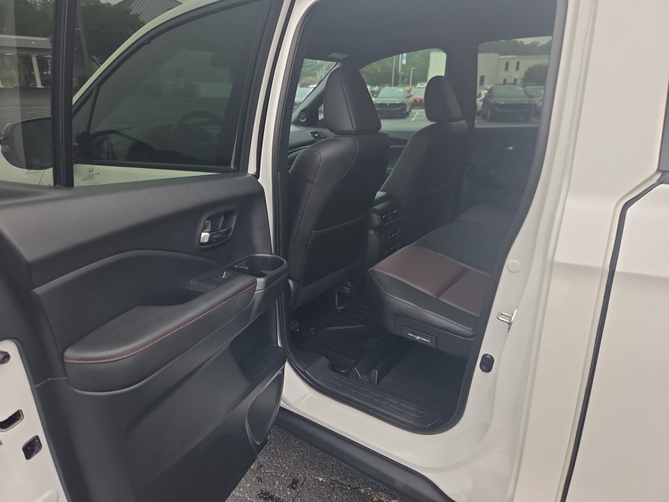 Certified 2024 Honda Ridgeline Black Edition image 30