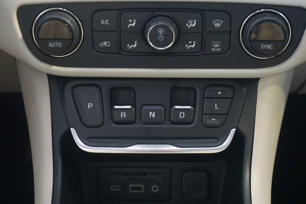 Used 2019 GMC Terrain Denali w/ Advanced Safety Package AWD/4WD image 34