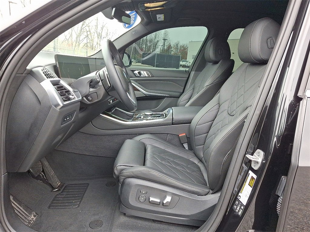 Used 2024 BMW X5 xDrive40i w/ Premium Package image 16