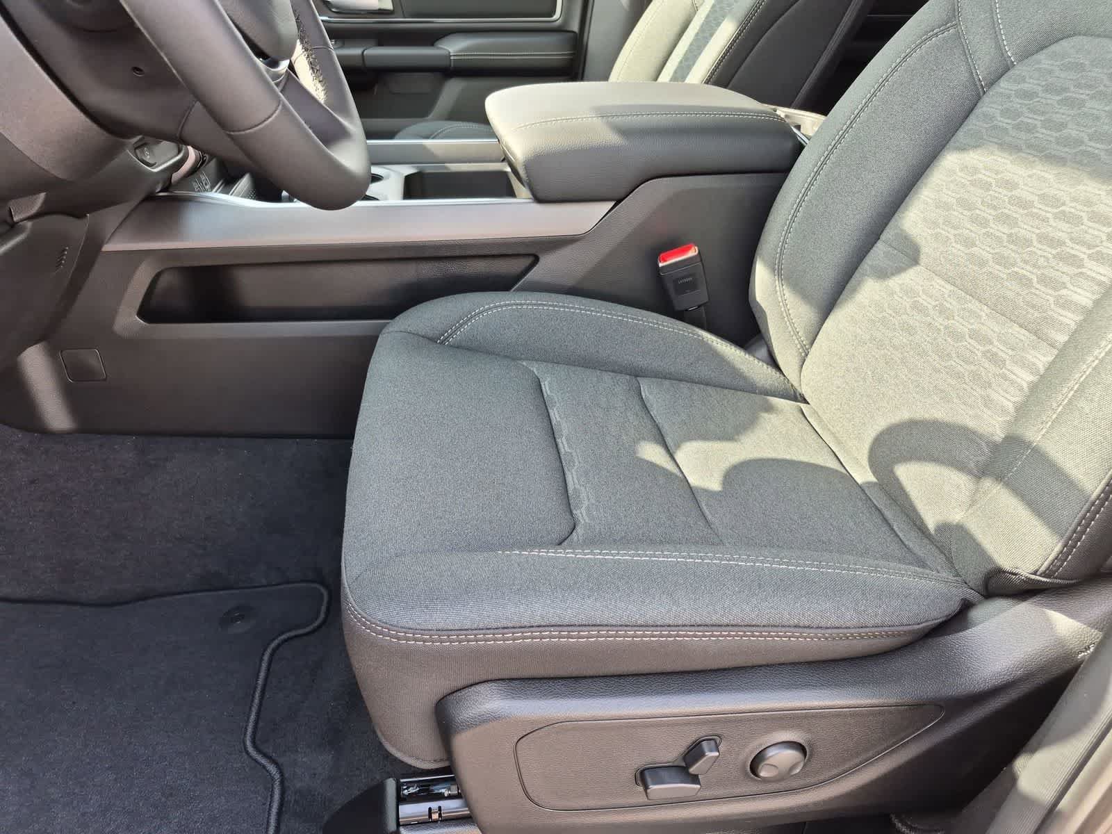New 2026 RAM 1500 Big Horn AWD/4WD image 17