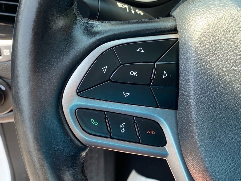 Used 2021 Jeep Cherokee Limited image 18