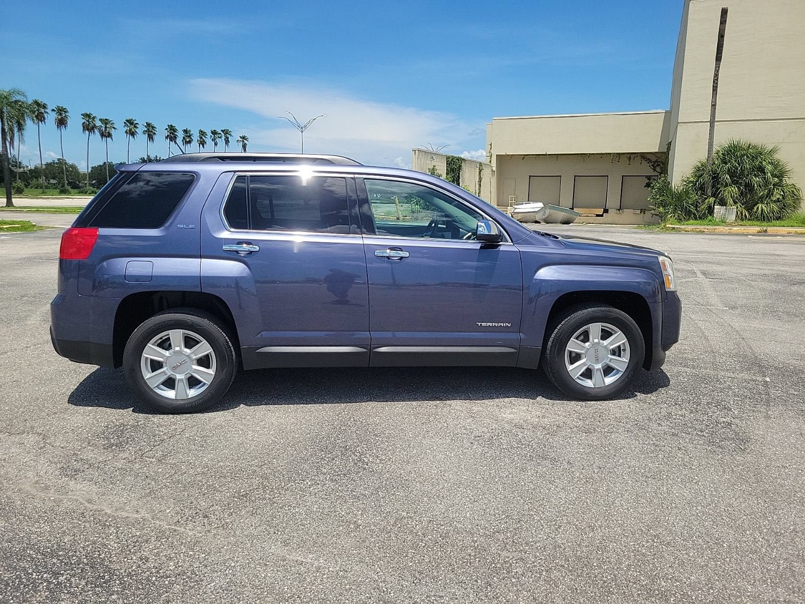 Used 2013 GMC Terrain SLE w/ LPO, Chrome Package FWD image 5