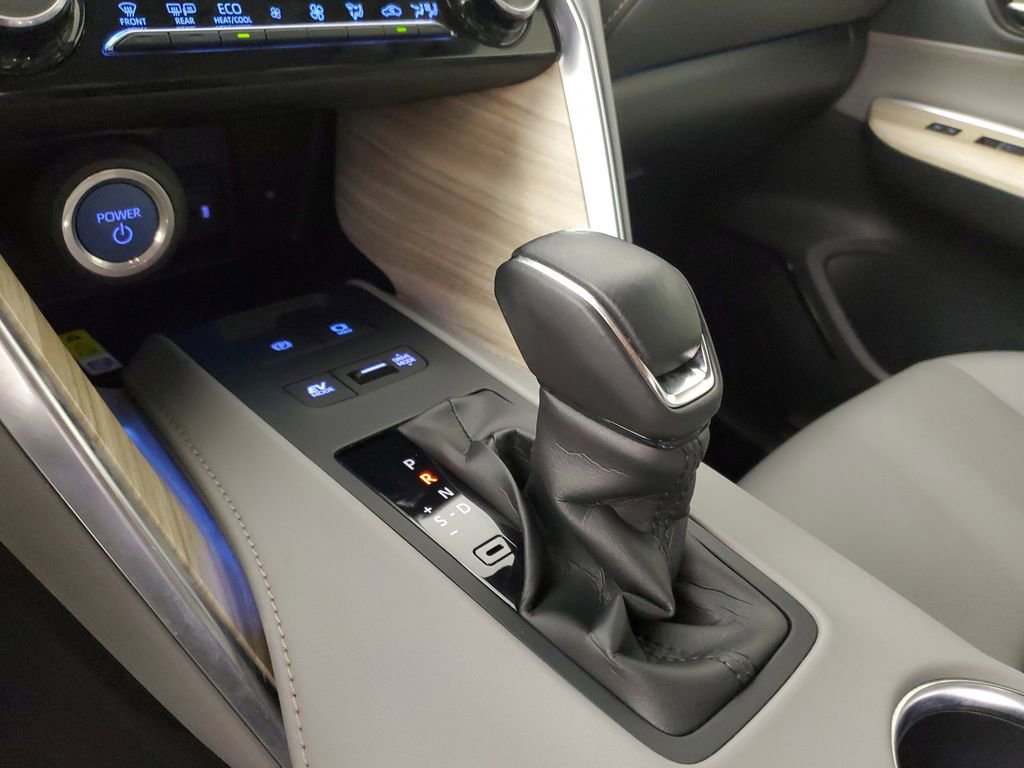 Used 2022 Toyota Venza XLE AWD/4WD image 31