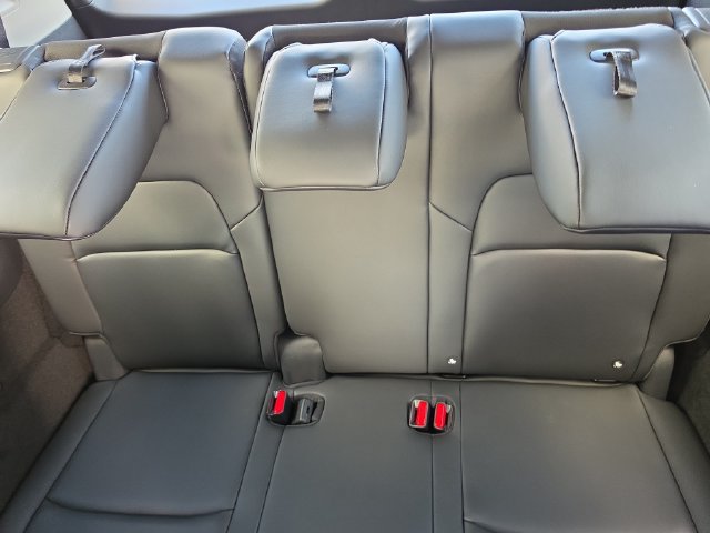 New 2026 Nissan Pathfinder Platinum FWD image 18