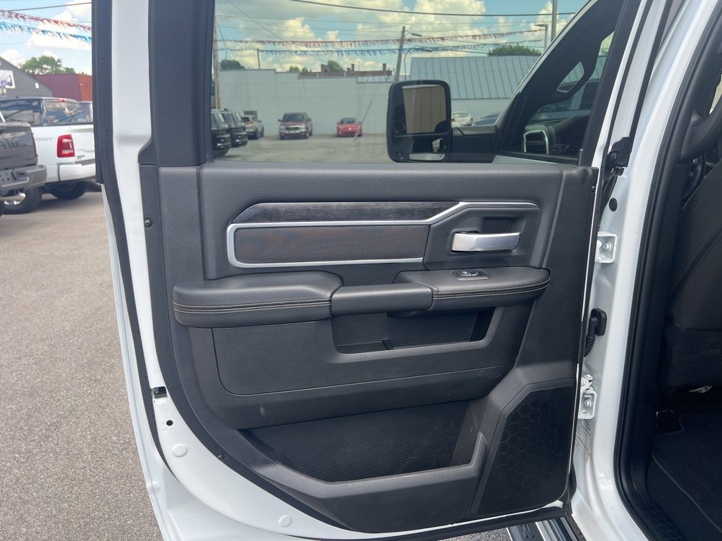Used 2024 RAM 3500 Big Horn image 32