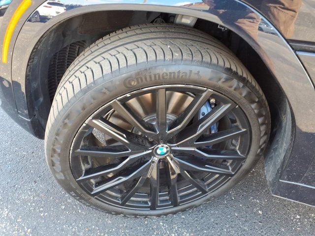 Used 2023 BMW X6 M50i w/ Executive Package image 22