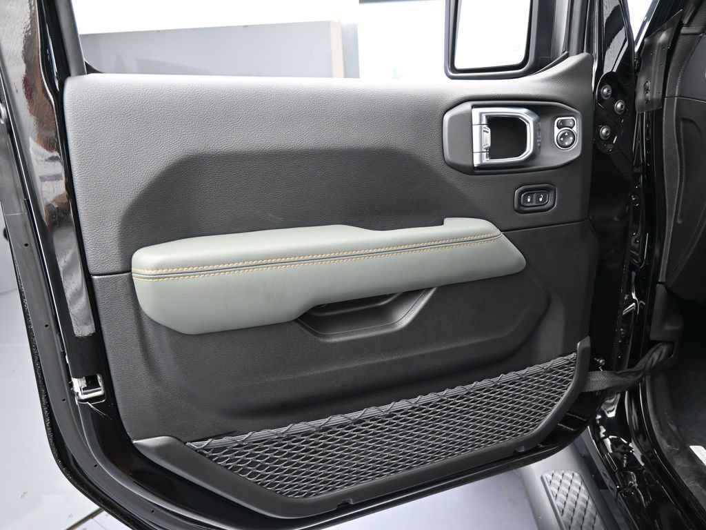 New 2026 Jeep Gladiator Mojave AWD/4WD image 15