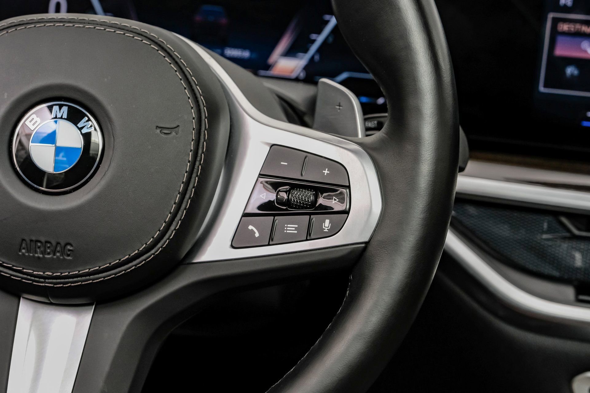 Used 2024 BMW X7 xDrive40i w/ M Sport Package image 23