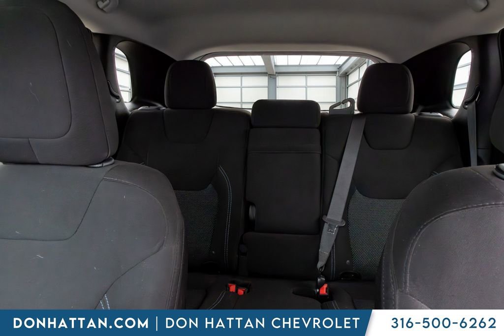 Used 2019 Jeep Cherokee Latitude w/ Popular Appearance Group FWD image 14