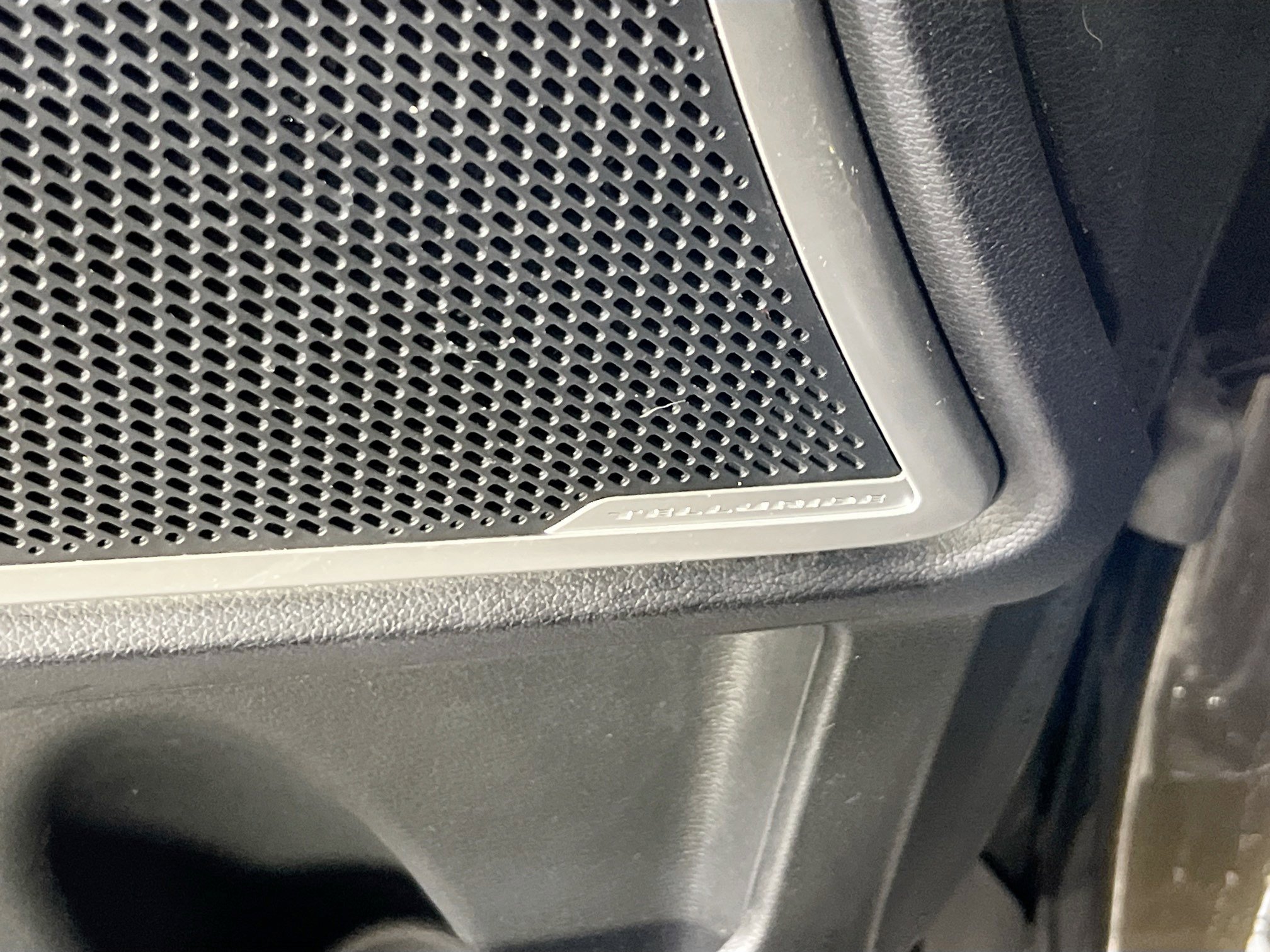 Used 2022 Kia Telluride EX w/ EX Premium Package image 19