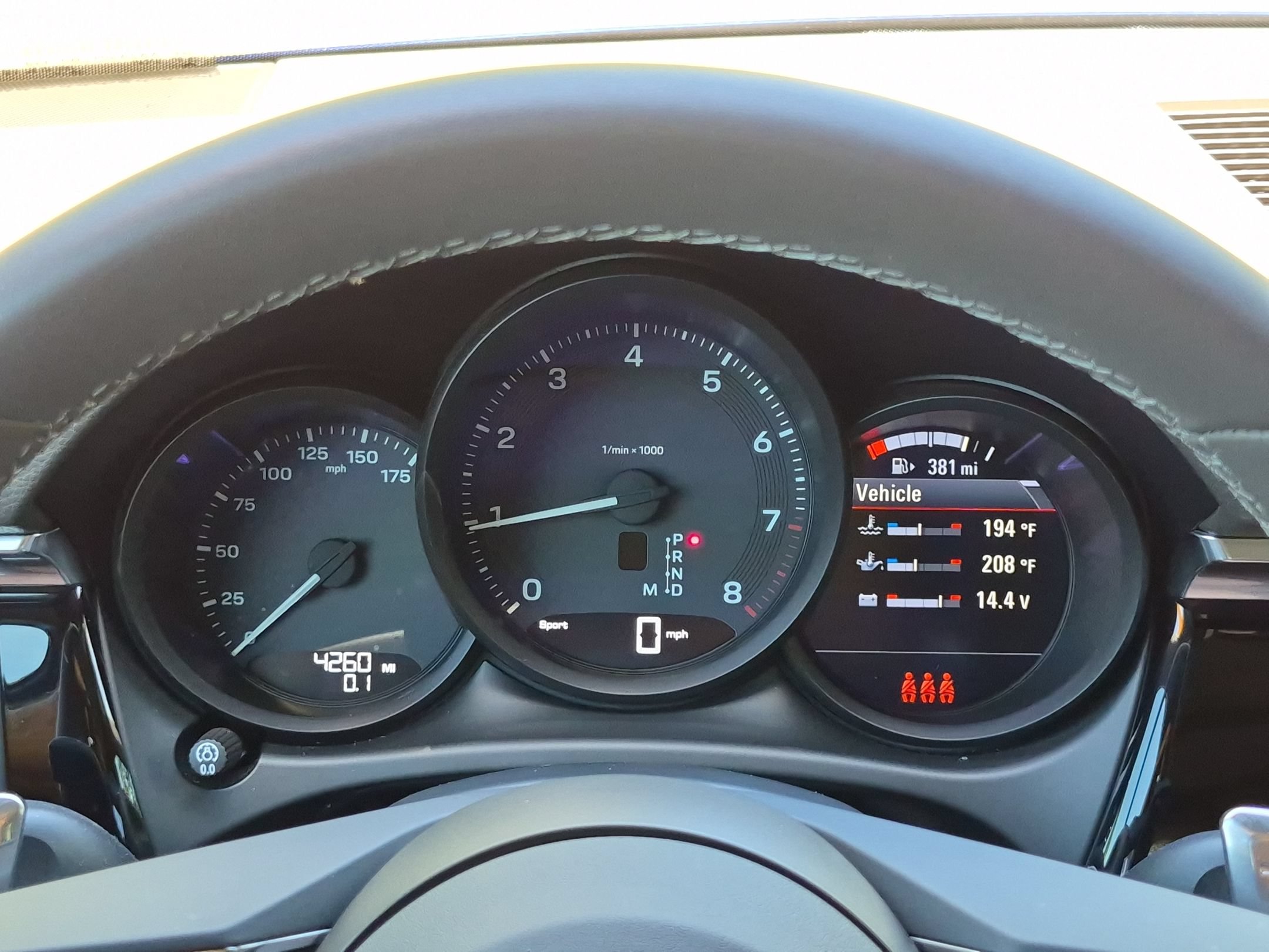 Certified 2026 Porsche Macan AWD/4WD image 10