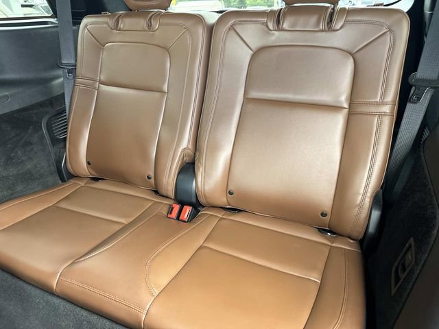Used 2022 Lincoln Aviator Reserve w/ Equipment Group 201A AWD/4WD image 17