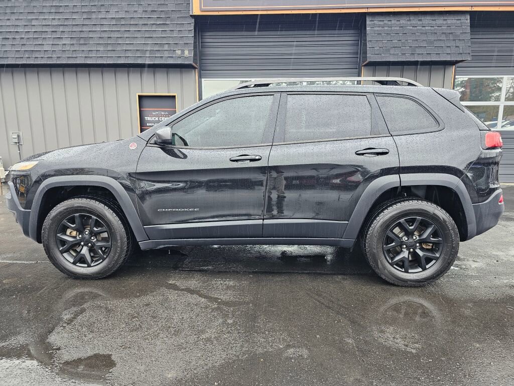 Used 2016 Jeep Cherokee Trailhawk w/ Leather Interior Group image 2