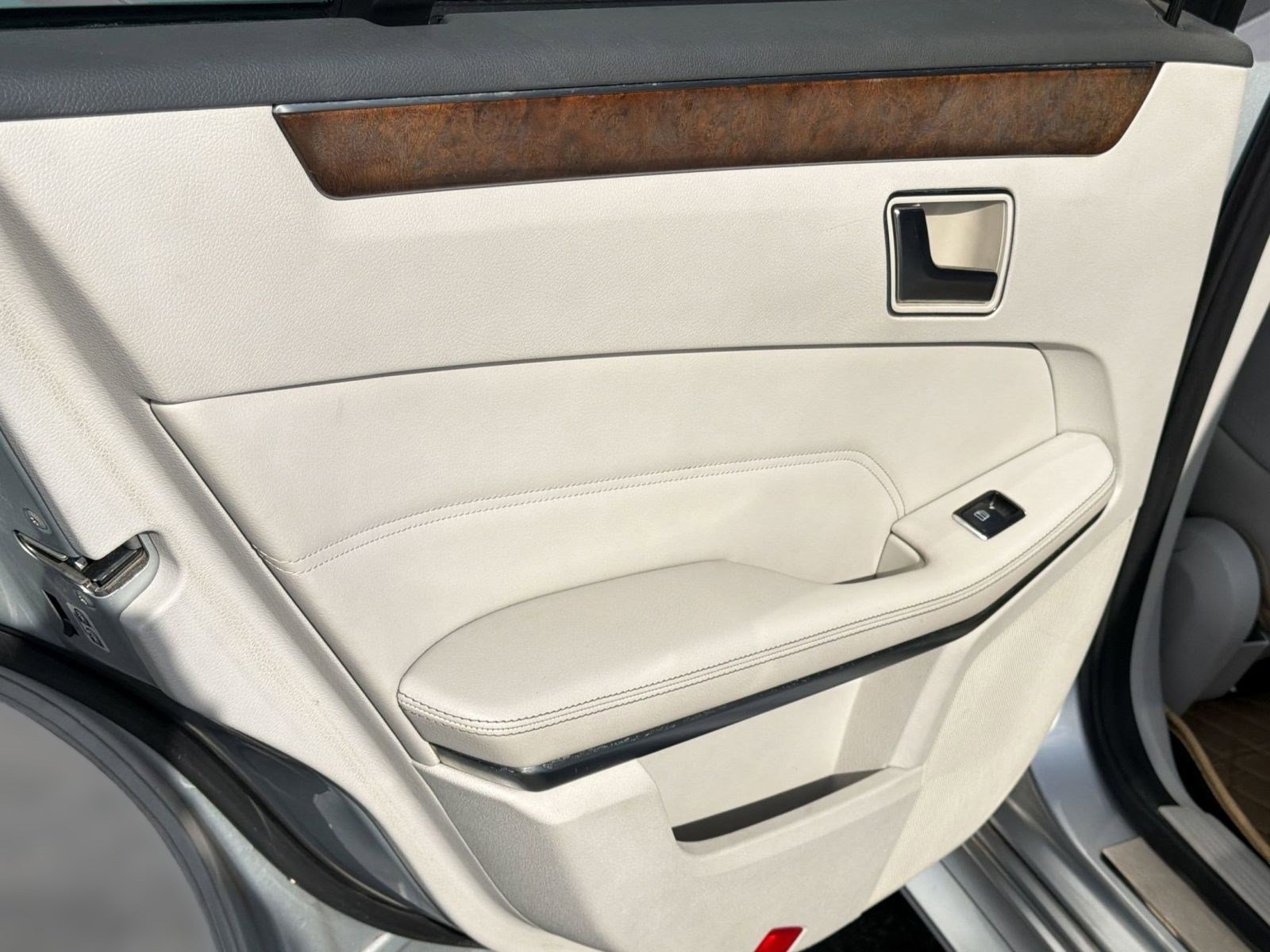 Used 2014 Mercedes-Benz E 350 Sedan image 29