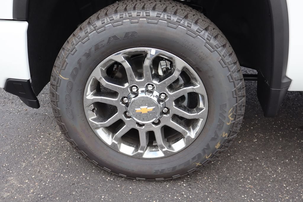 New 2026 Chevrolet Silverado 2500 LT w/ Z71 Chrome Sport Edition AWD/4WD image 27