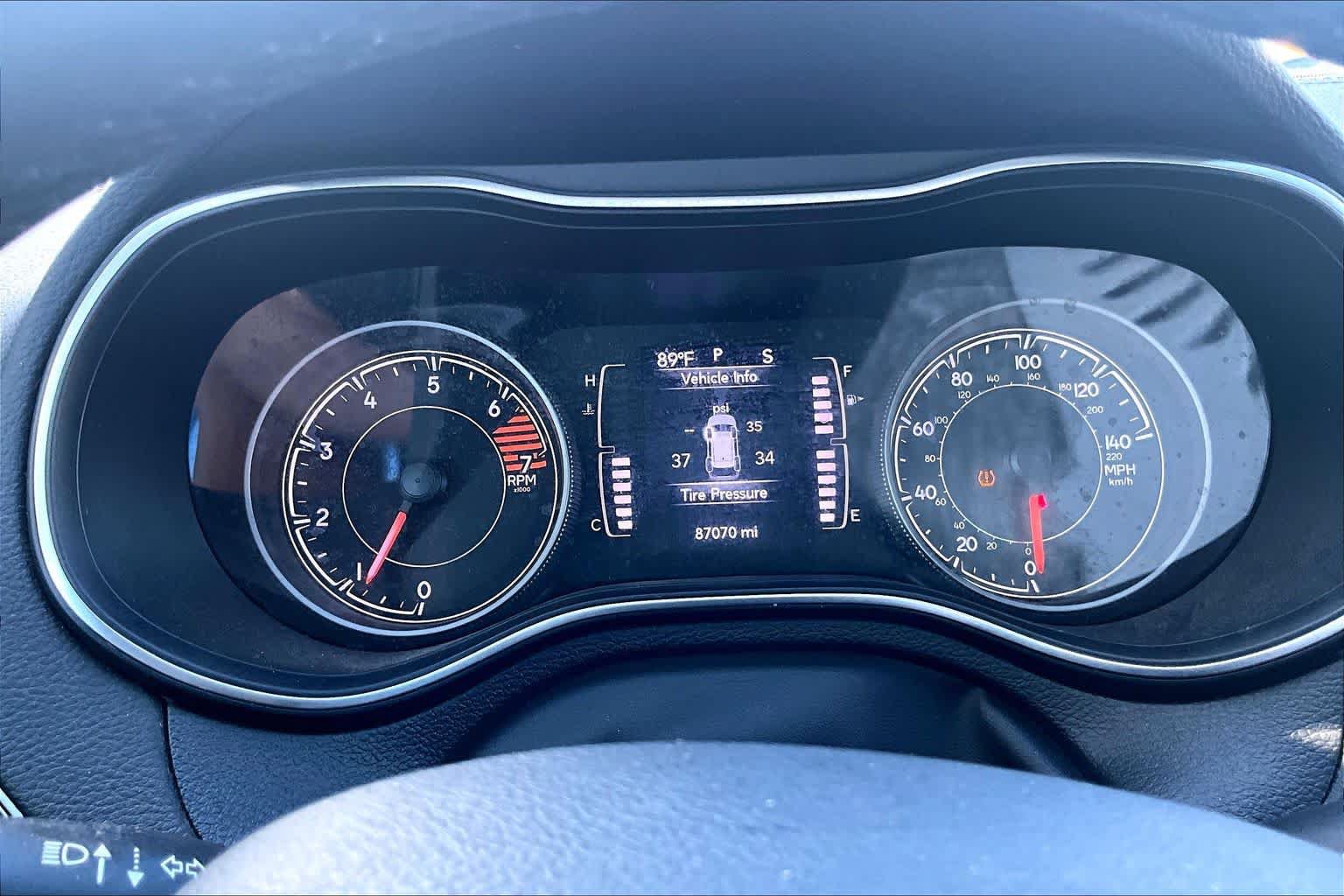 Used 2019 Jeep Cherokee Latitude Plus FWD image 26