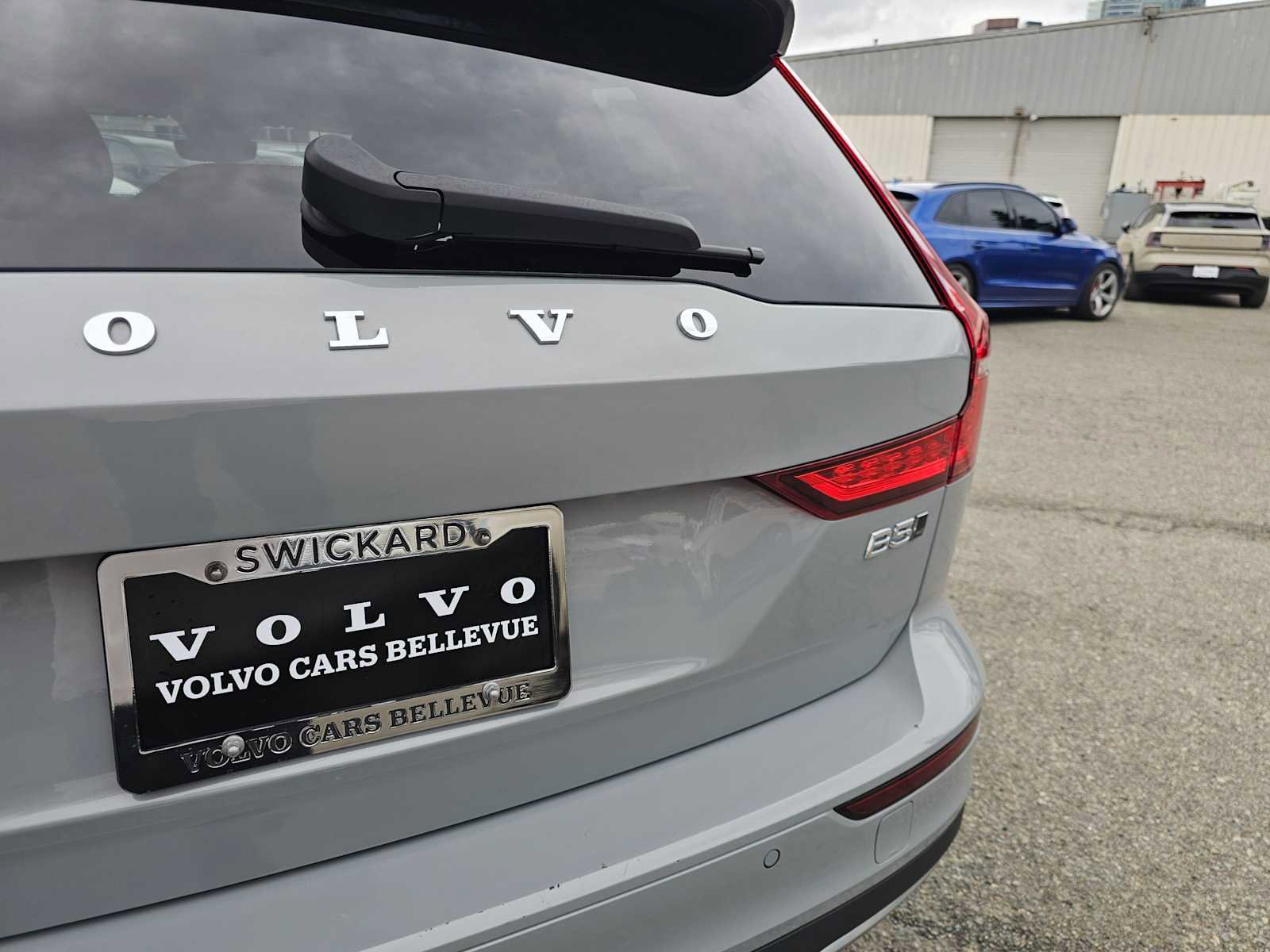 Certified 2025 Volvo V60 B5 Cross Country Plus image 16