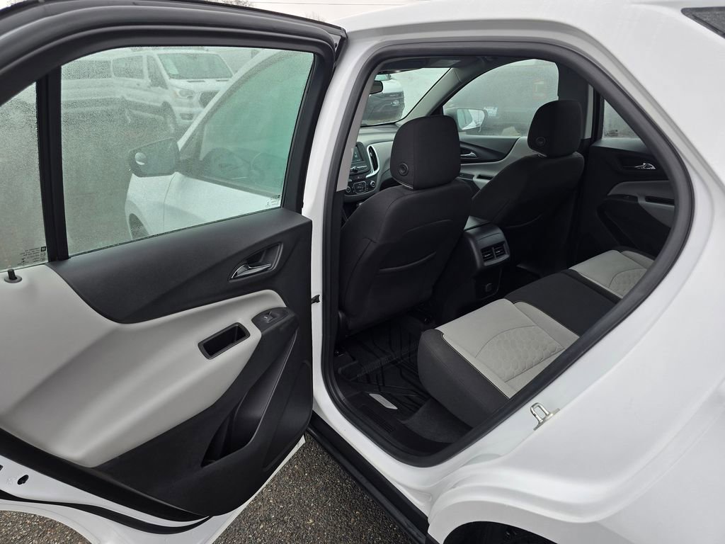 Used 2018 Chevrolet Equinox LS image 15