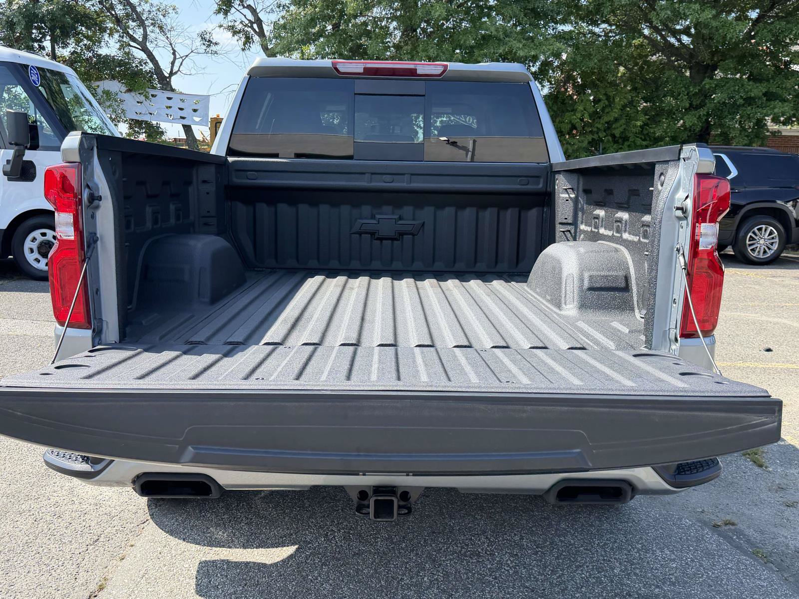 Used 2025 Chevrolet Silverado 1500 RST w/ Rally Edition AWD/4WD image 7