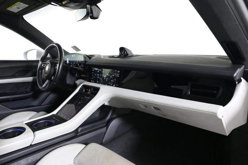 Certified 2020 Porsche Taycan Turbo image 17