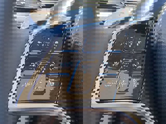 Used 2025 Mercedes-Benz GLE 350 4MATIC image 26