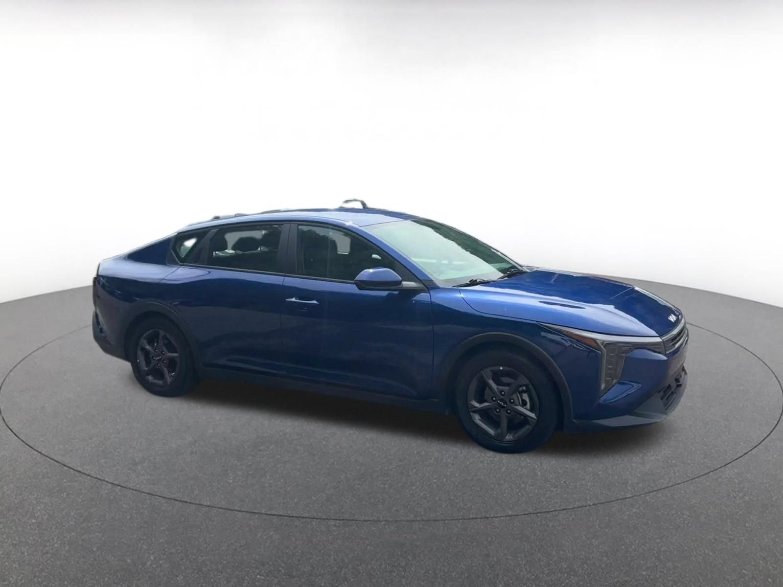 Used 2025 Kia K4 FWD image 2