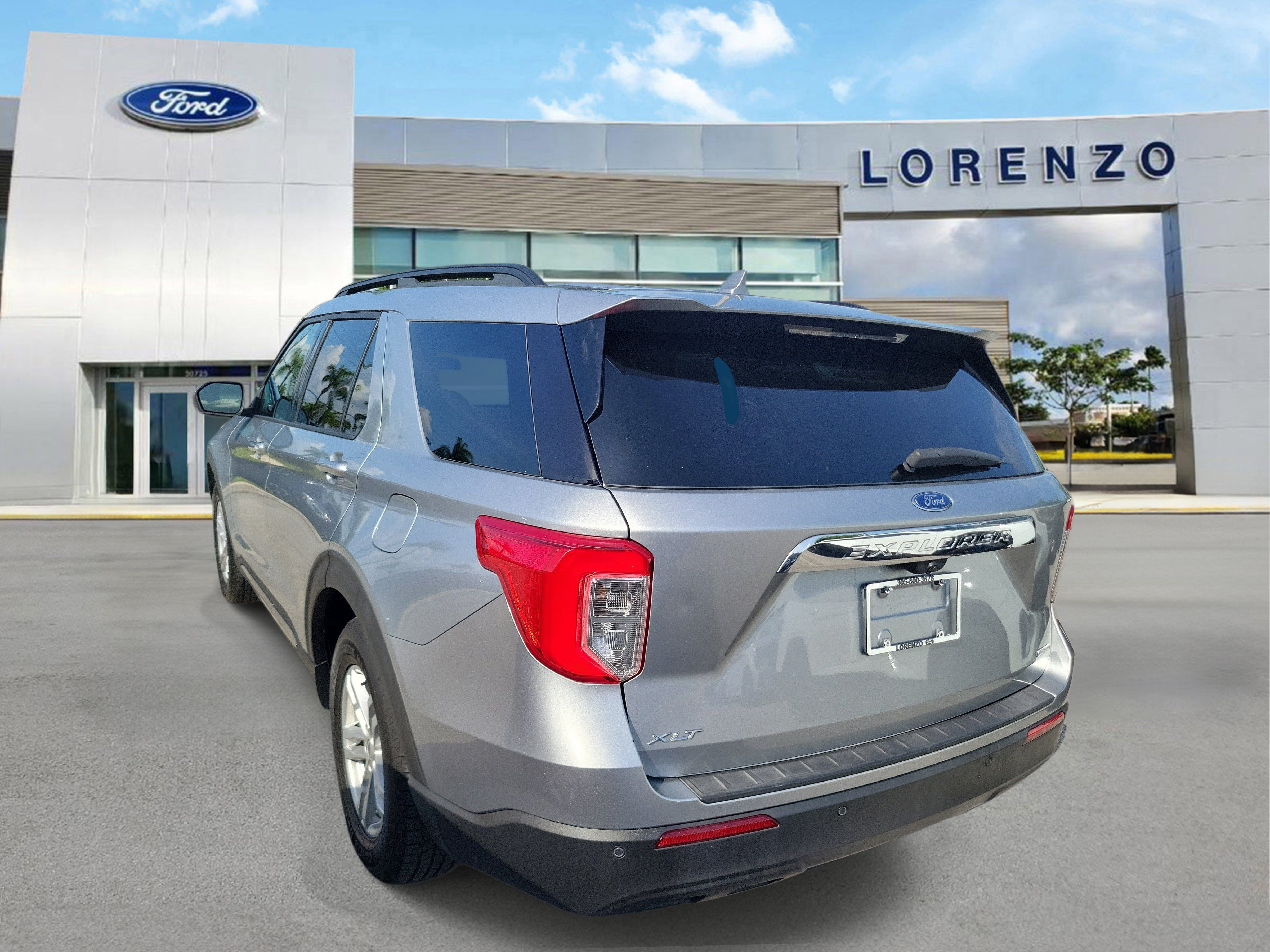Used 2020 Ford Explorer XLT RWD image 5
