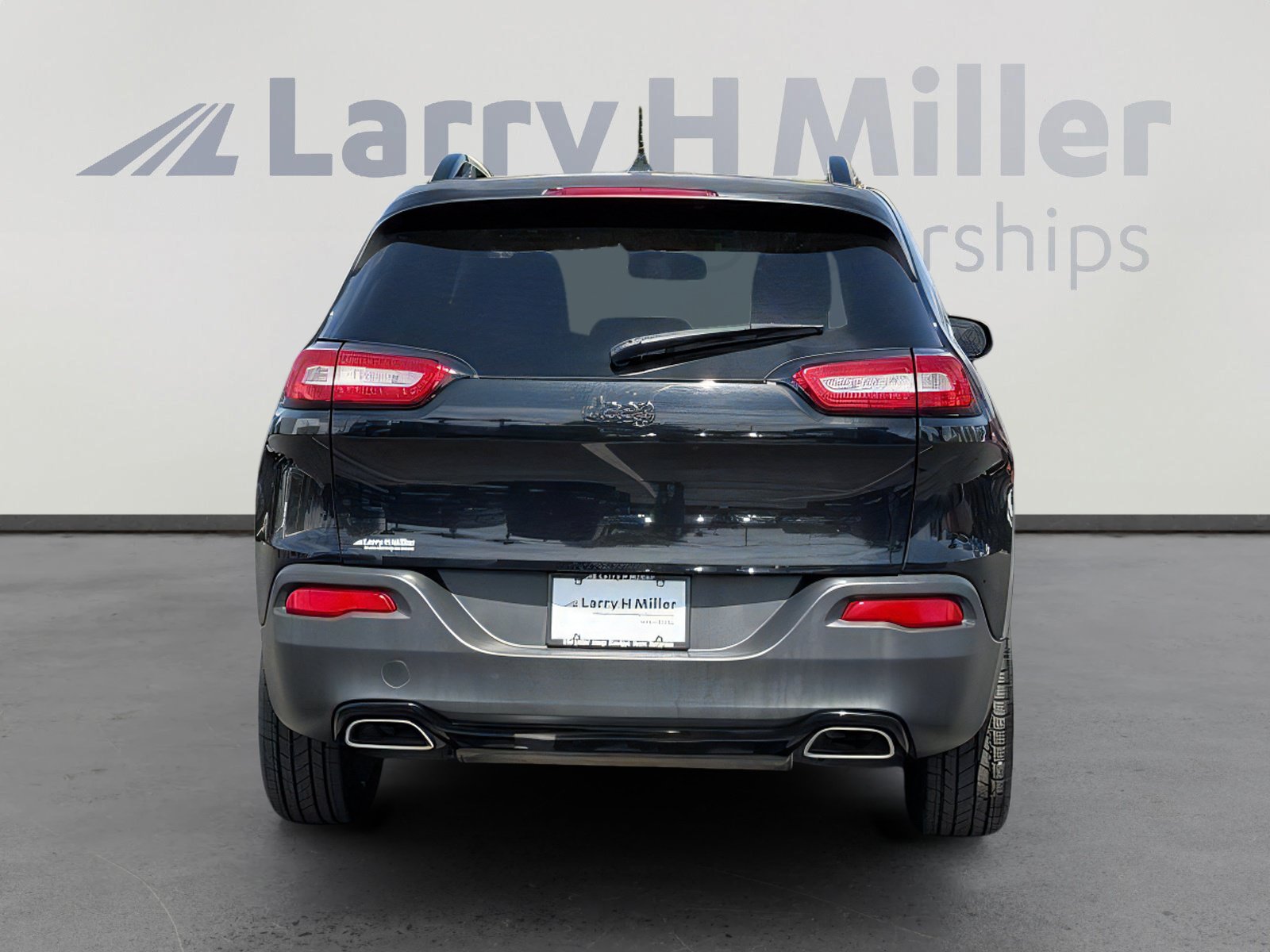 Used 2016 Jeep Cherokee Sport FWD image 5