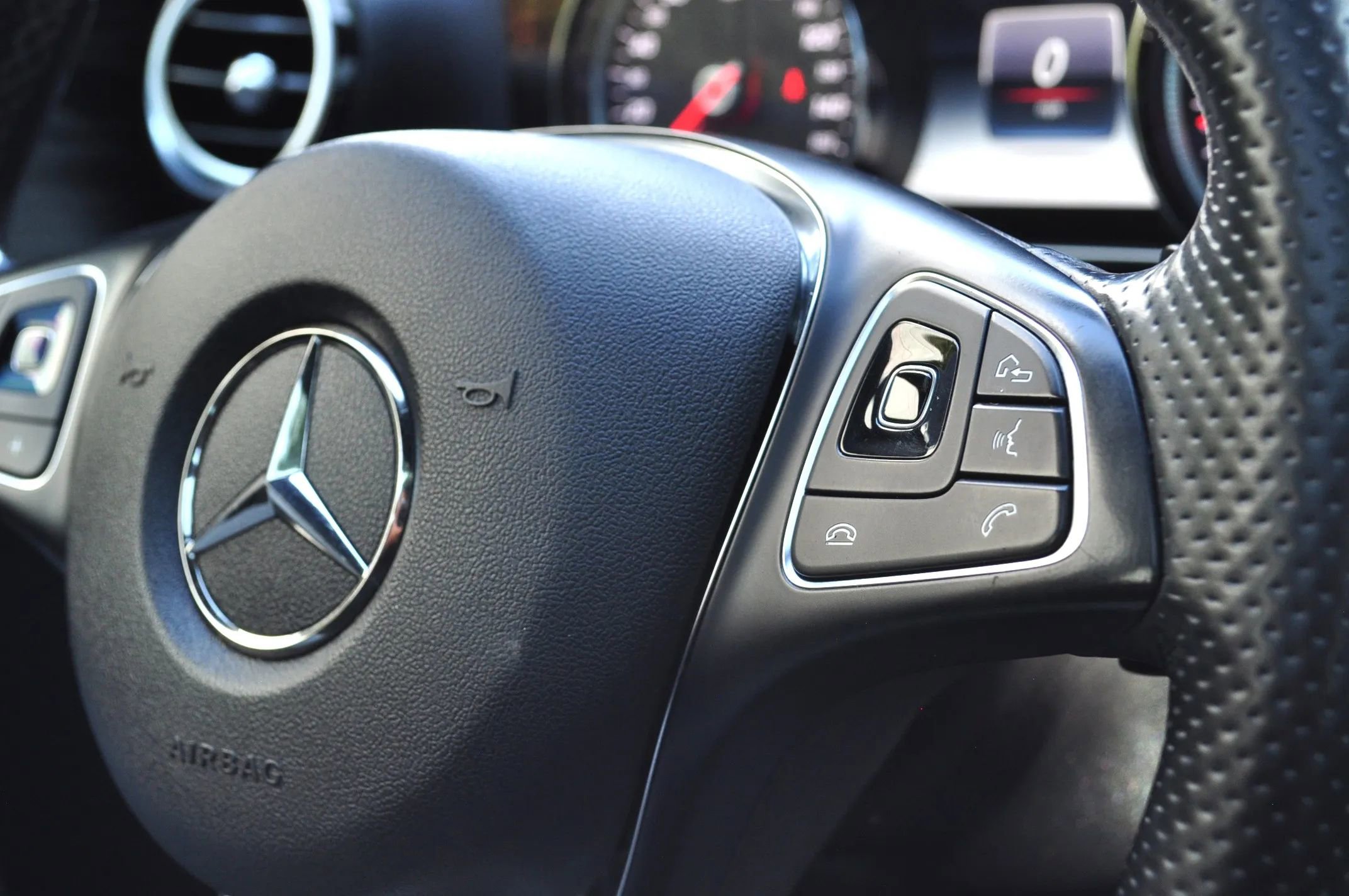 Used 2018 Mercedes-Benz E 300 4MATIC w/ Premium 1 Package image 10