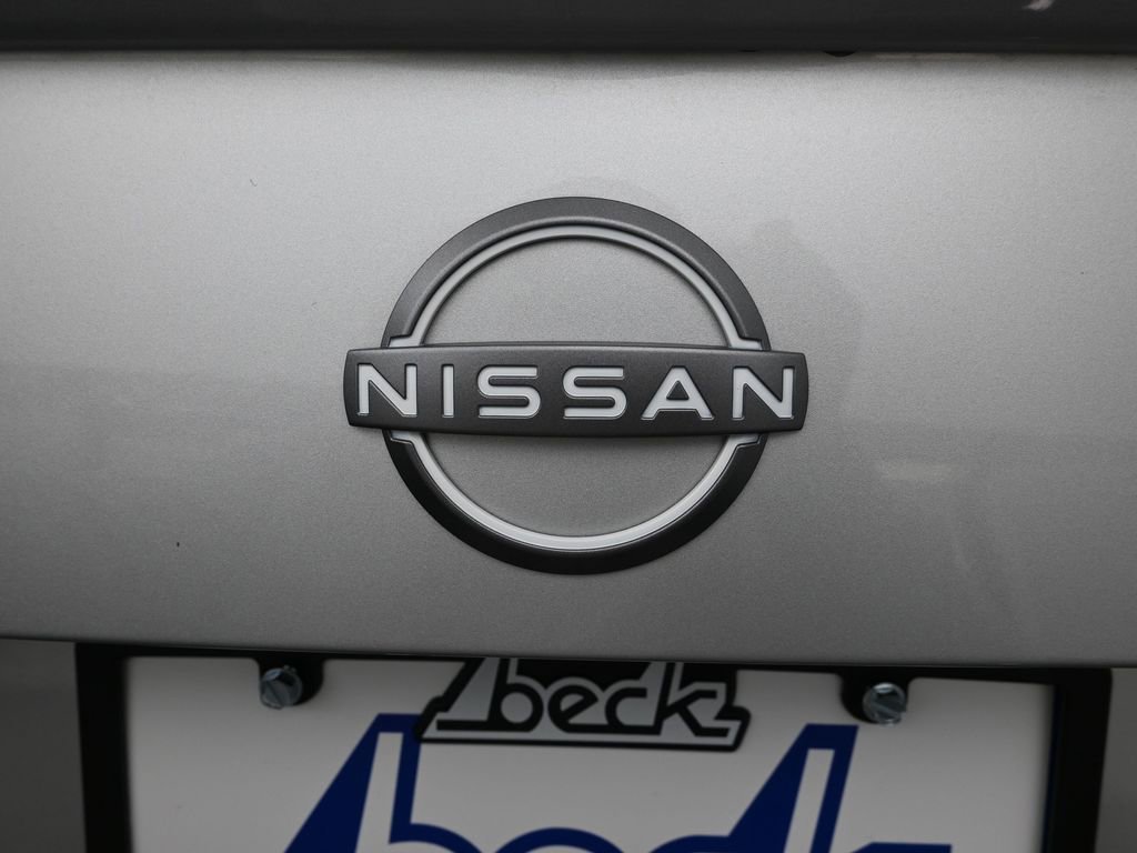 New 2025 Nissan Versa SR w/ Trunk Package FWD image 21