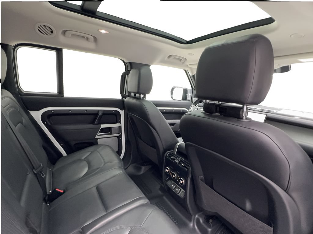 Used 2023 Land Rover Defender 130 SE AWD/4WD image 27